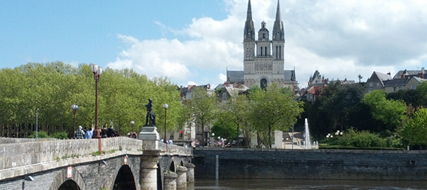 Zoom sur la cathédrale d’Angers