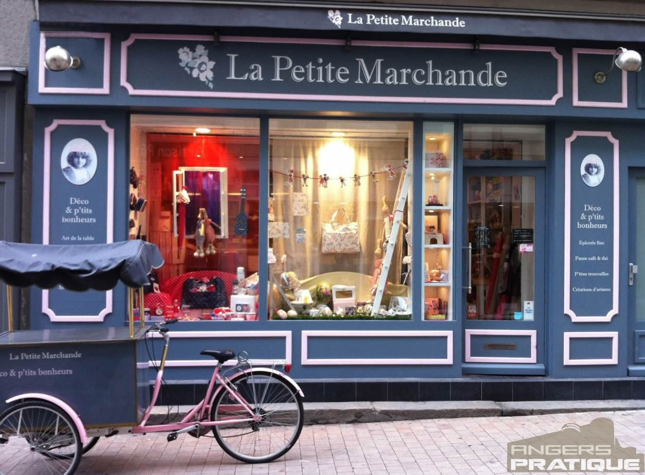 La Petite Marchande